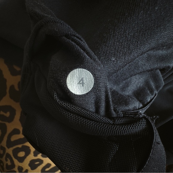 Lululemon Scoop Neck Tank Black - Size 4 - Picture 6 of 9